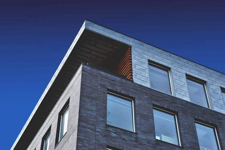 Tip for buying and selling a property at the same time