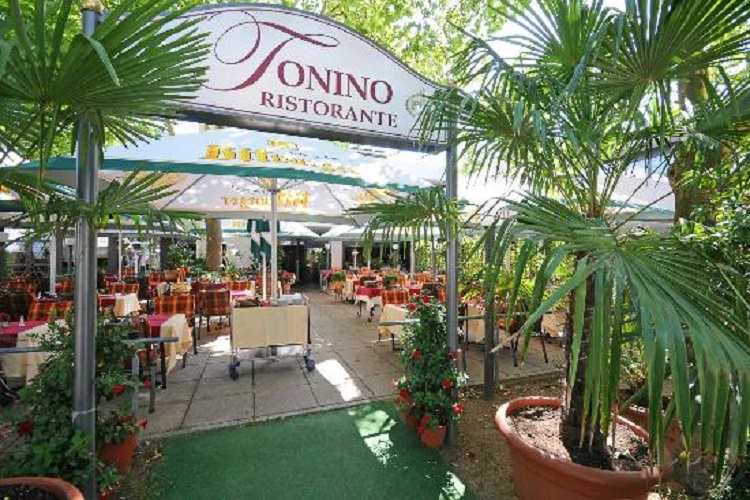 Romantic Restaurants in Delhi